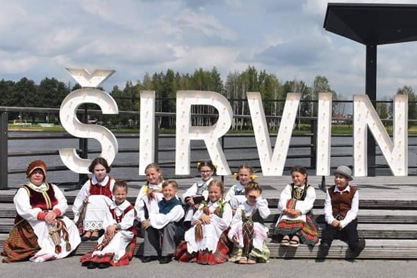 Širvintų pradinės mokyklos vaikų folkloro ansamblis „Želmenėliai“ dalyvavo miesto šventėje