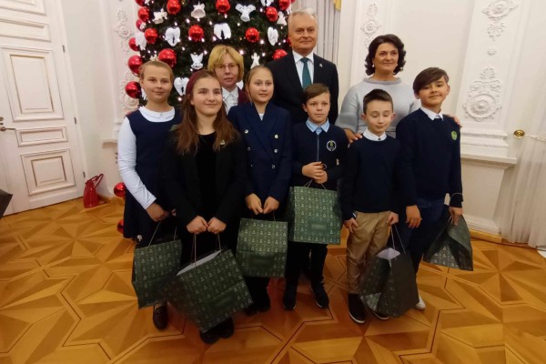 KALĖDŲ EGLUTĖS ĮŽIEBIMAS PREZIDENTŪROJE