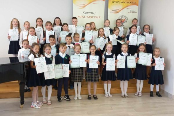 RAJONO PRADINIŲ KLASIŲ MOKINIŲ MENINIO SKAITYMO KONKURSAS „GRAŽIAUSIOS EILĖS PAVASARIUI“