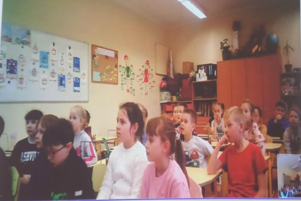 DALYVAUTA NUOTOLINĖJE KLASĖS VALANDĖLĖJE