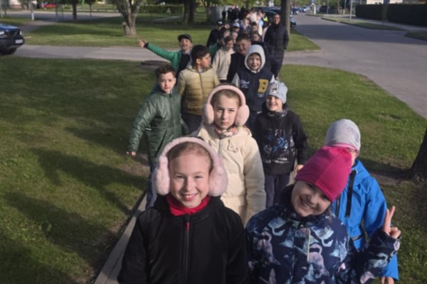 ANGLŲ KALBOS PAMOKA KITOJE APLINKOJE