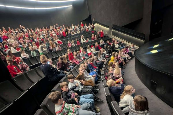 IŠVYKA Į KEISTUOLIŲ TEATRĄ