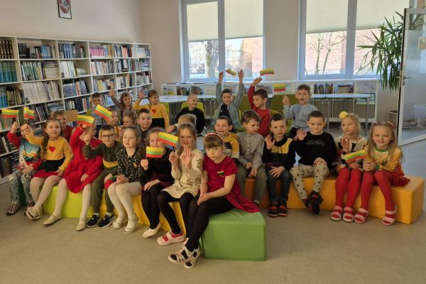 DAINUOJU IR DEKLAMUOJU LIETUVAI