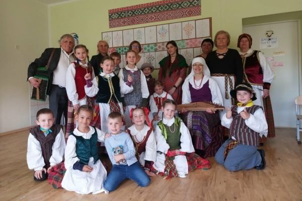 „ŽELMENĖLIAI“ PAMINĖJO TAUTADIENĮ