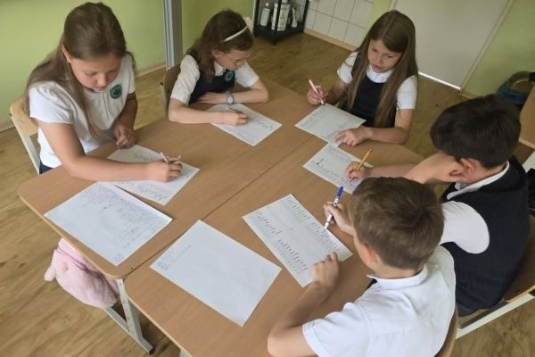 KOKIE VARDAI ŠIEMET SKAMBĖJO DAŽNIAUSIAI MŪSŲ MOKYKLOJE?