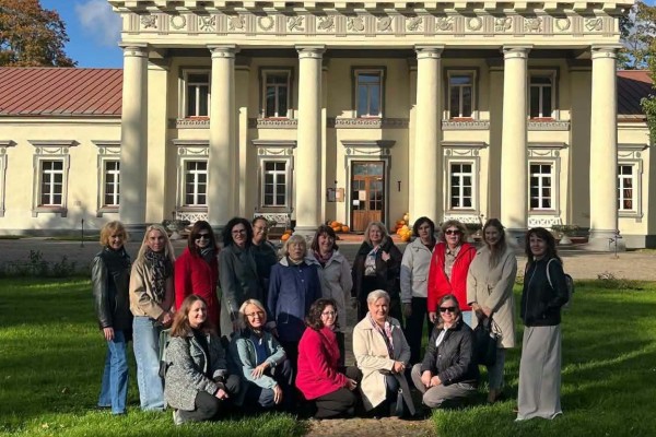 PEDAGOGŲ IŠVYKA Į TAUJĖNŲ DVARĄ